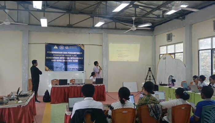 Pemberdayaan dan Pendampingan Pembuatan Bahan Ajar Berbantuan Artificial Intelligence bagi Guru di Desa Wee Rame.